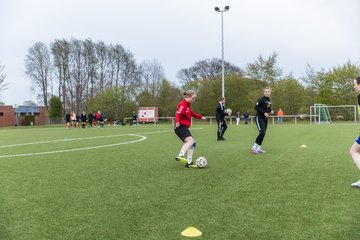 Bild 257 - Co-Trainerin der Frauen Nationalmannschaft Britta Carlson in Wahlstedt